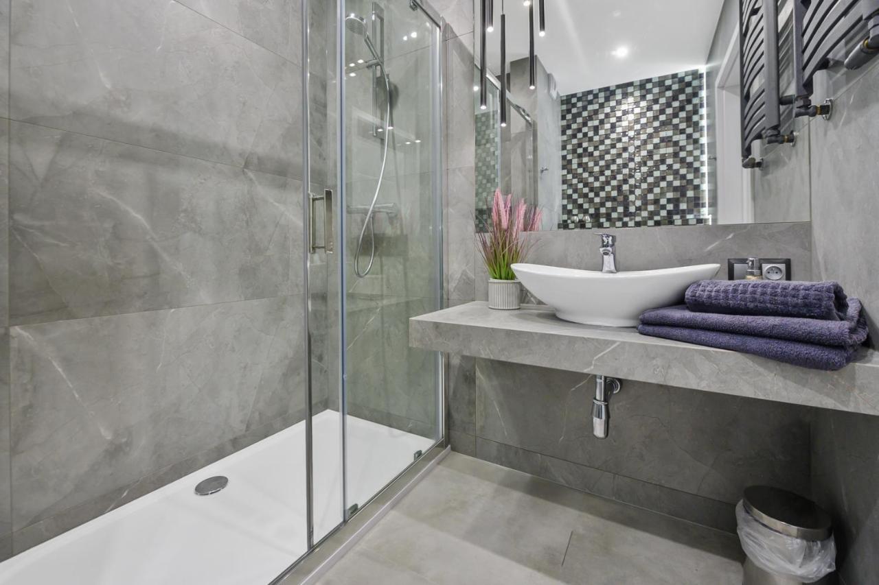 Gate Of City Centre Apartment By Pinpoint วูดช์ ภายนอก รูปภาพ